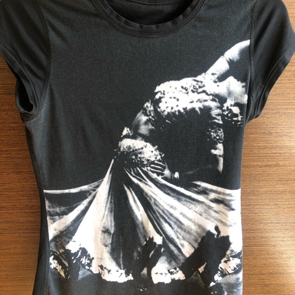 Lululemon Black Fitted Shirt - Picture 2 of 6